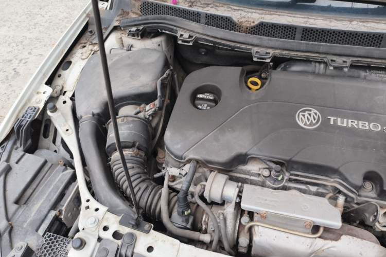 Used Buick Verano 2017 Sedan 20T Dual-Clutch Leading Model Engine Bay Right
