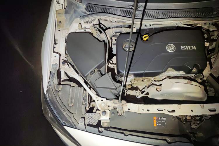 Used Buick Verano 2017 Sedan 15S Automatic Leading Model Engine Bay Right