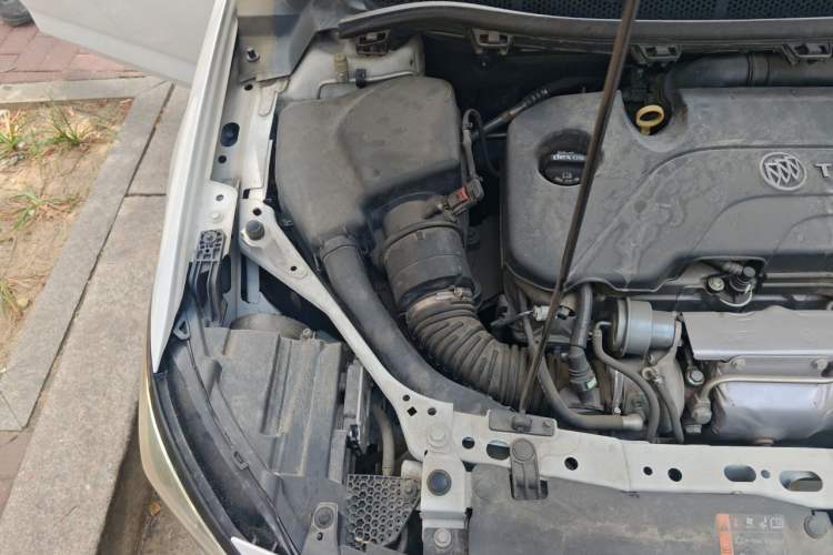 Used Buick Verano 2017 Sedan 20T Dual-Clutch Elite Model Engine Bay Right