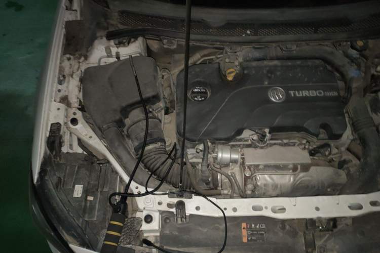 Used Buick Verano 2017 Sedan 20T Dual-Clutch Leading Model Engine Bay Right