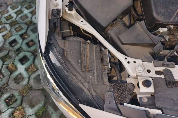 Used Buick Verano 2017 Sedan 15S Automatic Leading Model Engine Bay Right