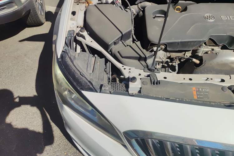 Used Buick Verano 2017 Sedan 15S Automatic Leading Model Engine Bay Right