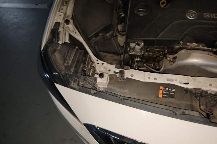 Used Buick Verano 2017 Sedan 15S Automatic Leading Model Engine Bay Right
