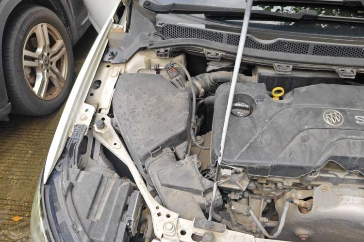 Used Buick Verano 2017 Sedan 15S Automatic Leading Model Engine Bay Right