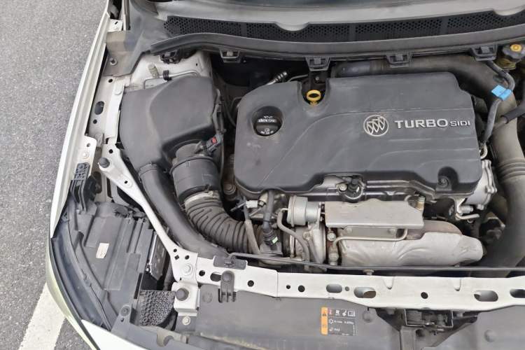 Used Buick Verano 2017 Sedan 20T Dual-Clutch Leading Model Engine Bay Right