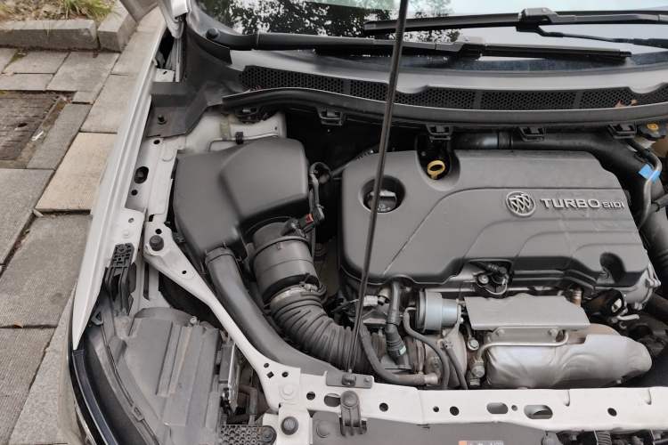 Used Buick Verano 2017 Sedan 20T Dual-Clutch Leading Model Engine Bay Right