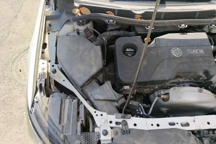Used Buick Verano 2017 Sedan 15S Automatic Leading Model Engine Bay Right