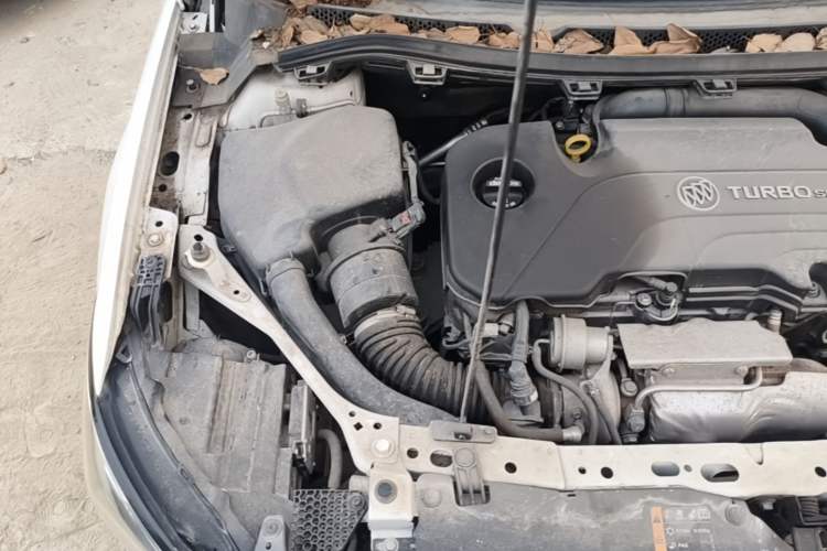Used Buick Verano 2017 Sedan 20T Dual-Clutch Leading Model Engine Bay Right