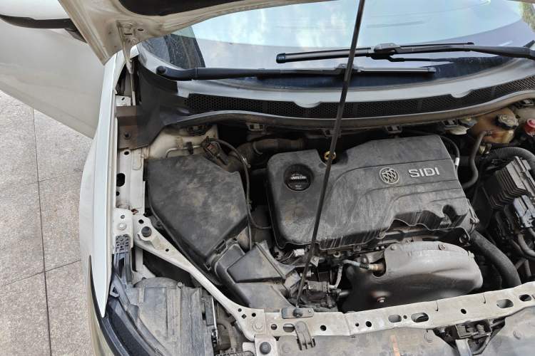 Used Buick Verano 2017 Sedan 15S Automatic Leading Model Engine Bay Right