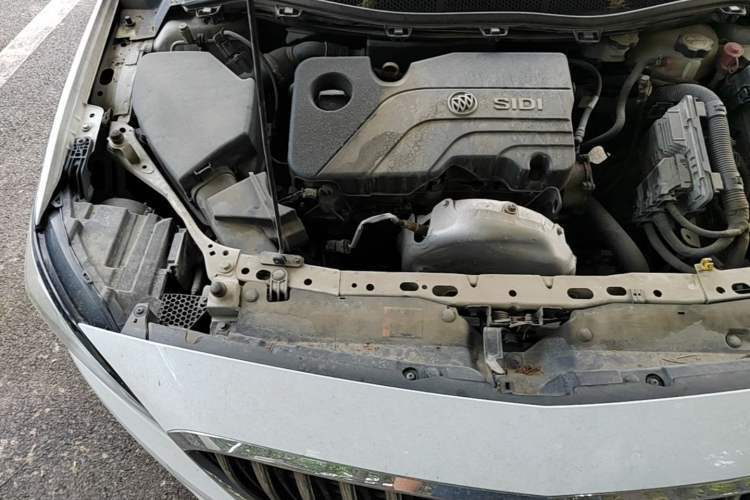 Used Buick Verano 2017 Sedan 15S Automatic Leading Model Engine Bay Right