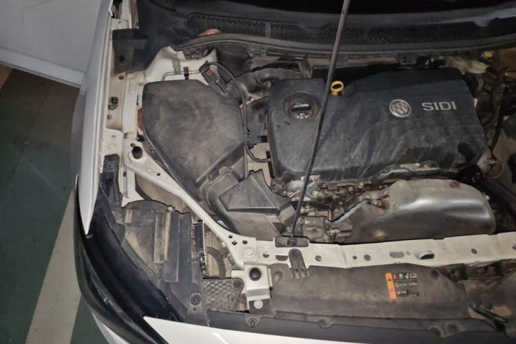 Used Buick Verano 2017 Sedan 15S Automatic Leading Model Engine Bay Right