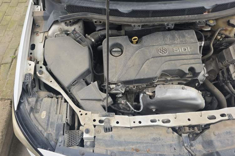 Used Buick Verano 2017 Sedan 15S Automatic Leading Model Engine Bay Right