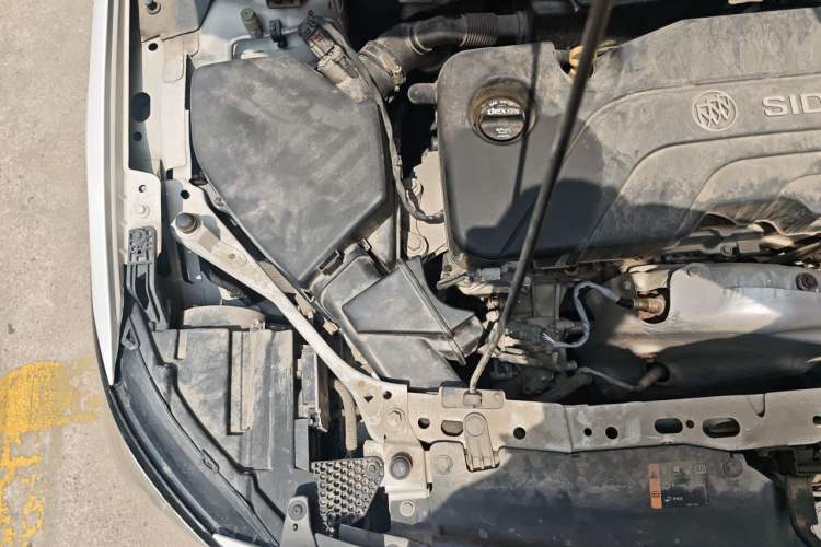 Used Buick Verano 2017 Sedan 15S Manual Entry-Level Model Engine Bay Right
