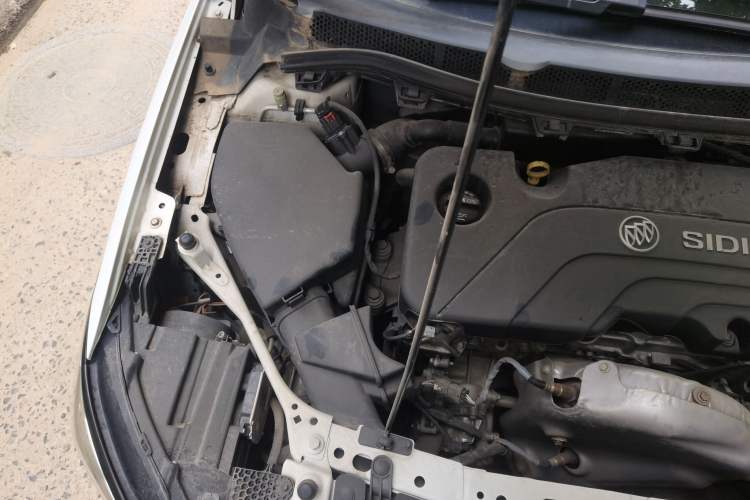 Used Buick Verano 2017 Sedan 15S Automatic Leading Model Engine Bay Right