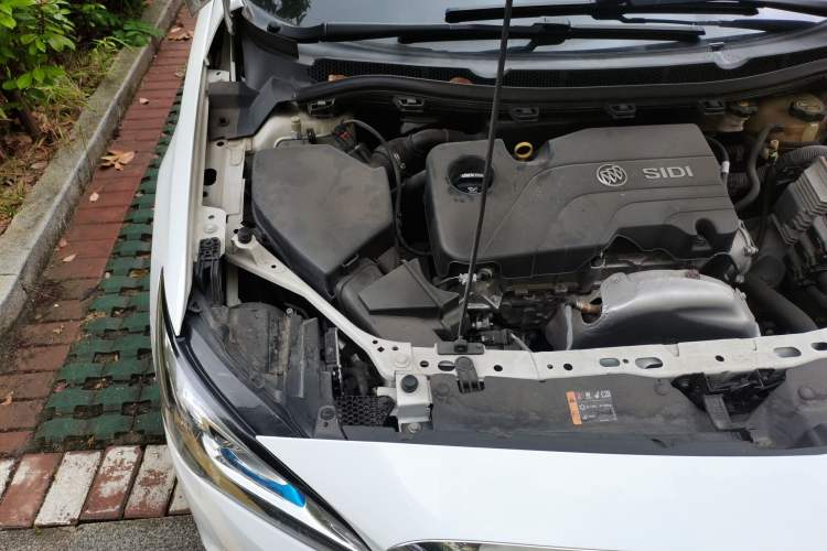 Used Buick Verano 2017 Sedan 15S Automatic Leading Model Engine Bay Right