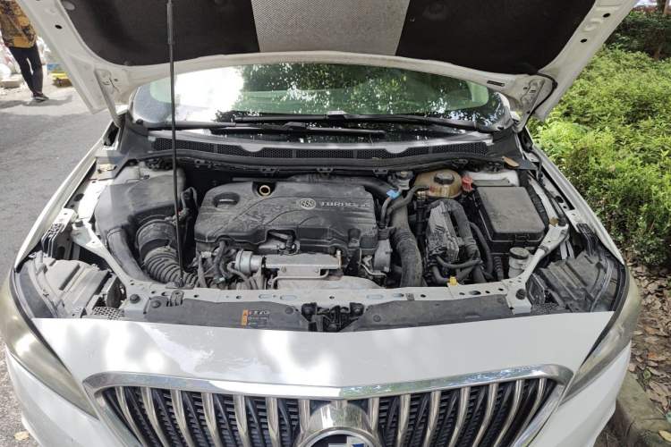 Used Buick Verano 2017 Sedan 20T Dual-Clutch Leading Model Engine Bay