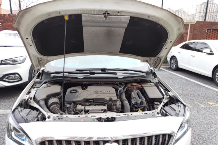 Used Buick Verano 2017 Sedan 20T Dual-Clutch Leading Model Engine Bay