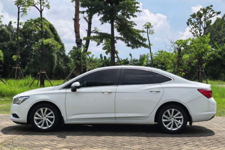 Used Buick Verano 2017 Sedan 15S Automatic Entry Model Exterior 3
