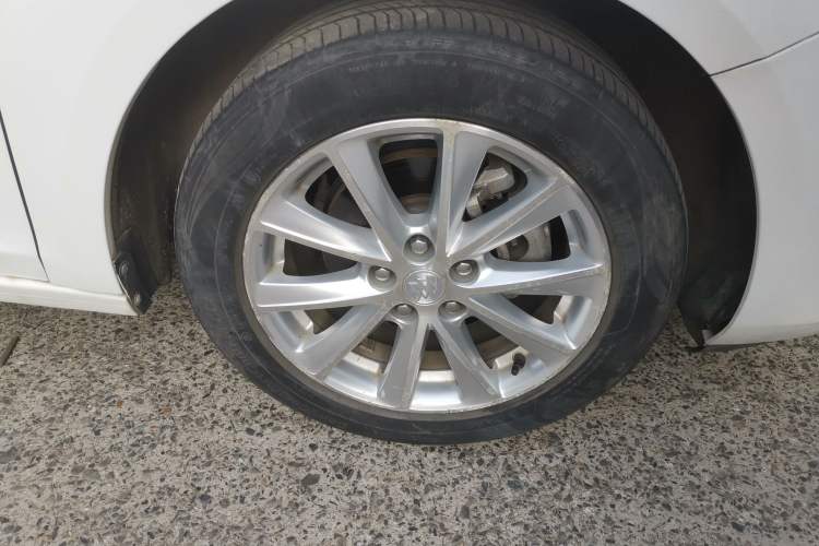 Used Buick Verano 2017 Sedan 20T Dual-Clutch Leading Model Exterior 3