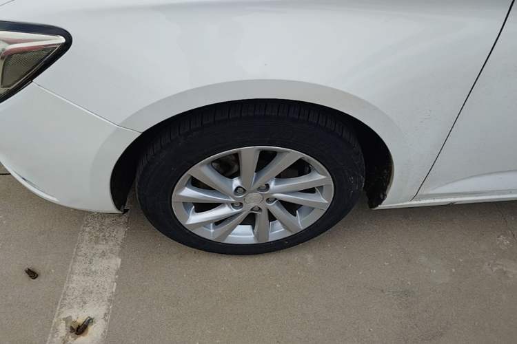 Used Buick Verano 2017 Sedan 15S Automatic Leading Model Exterior 4