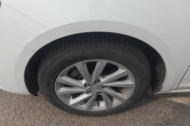 Used Buick Verano 2017 Sedan 15S Manual Entry-Level Model Exterior 4