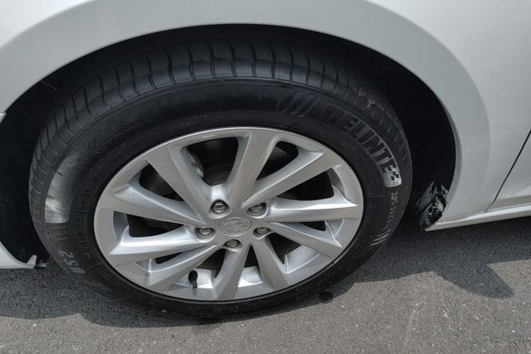 Used Buick Verano 2017 Sedan 15S Automatic Leading Model Exterior 4