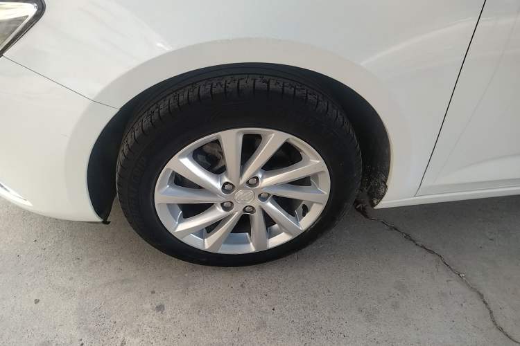Used Buick Verano 2017 Sedan 15S Automatic Entry Model Exterior 4