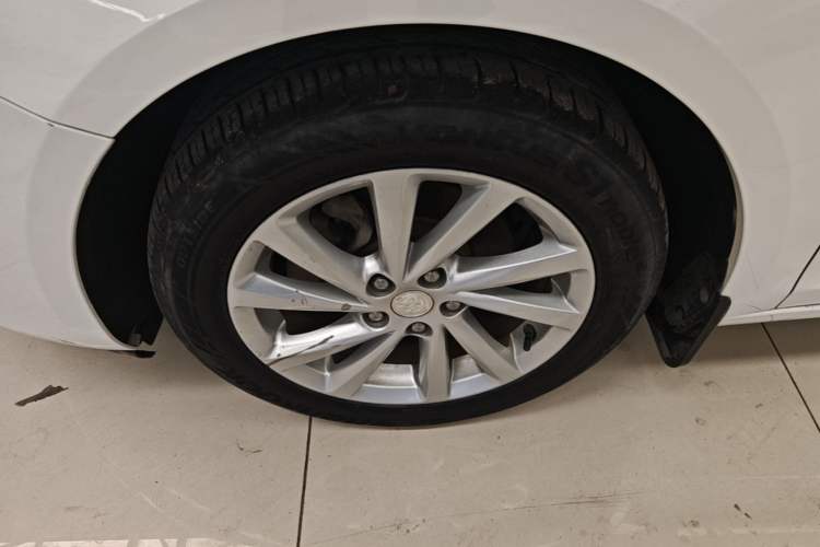 Used Buick Verano 2017 Sedan 15S Manual Entry-Level Model Exterior 4
