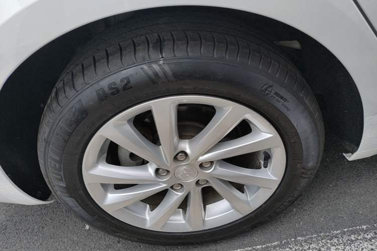 Used Buick Verano 2017 Sedan 15S Automatic Leading Model Exterior 5