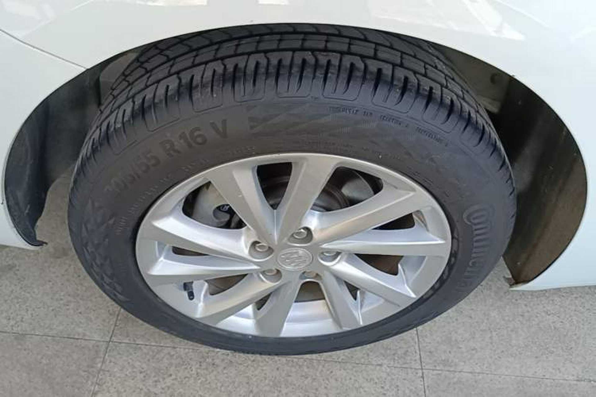 Used Buick Verano 2017 Sedan 15S Automatic Leading Model Exterior 5