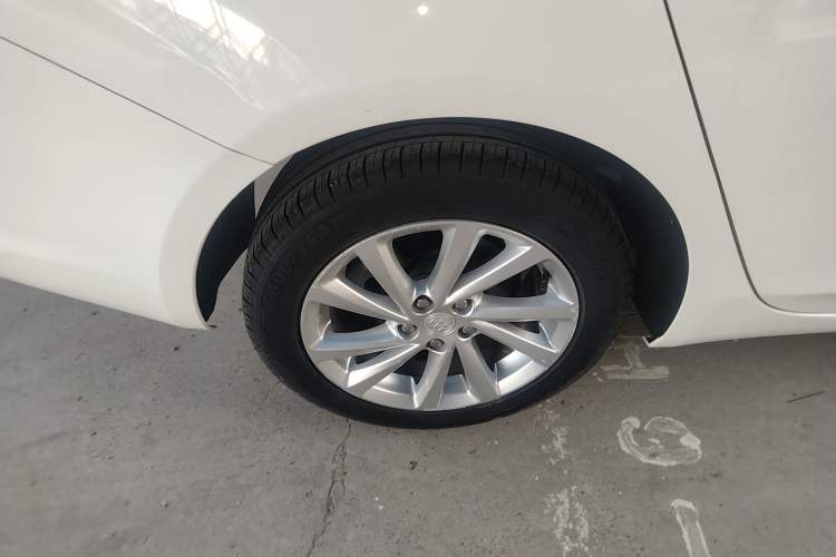 Used Buick Verano 2017 Sedan 15S Automatic Entry Model Exterior 5