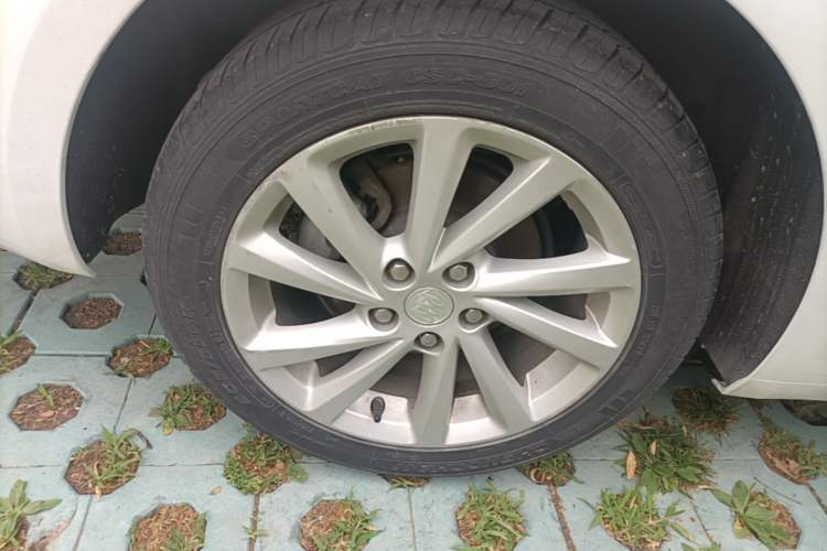 Used Buick Verano 2017 Sedan 15S Manual Entry-Level Model Exterior 5