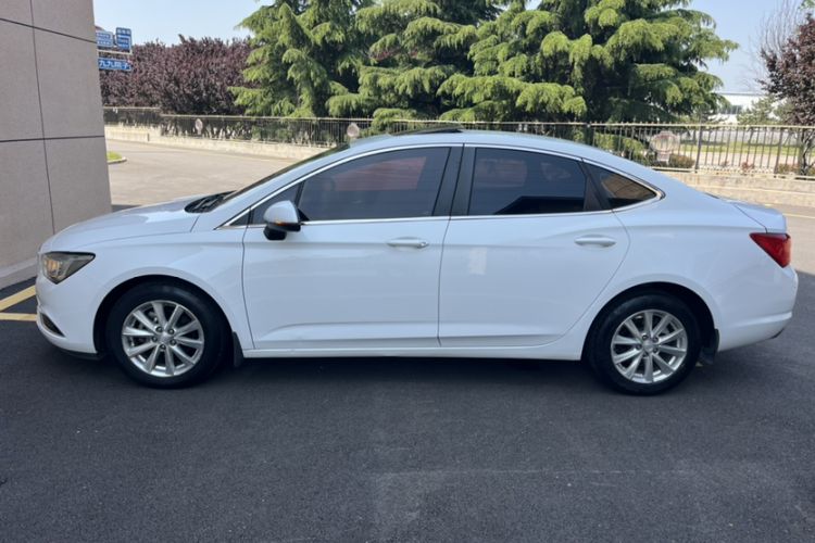 Used Buick Verano 2017 Sedan 20T Dual-Clutch Leading Model Exterior 6
