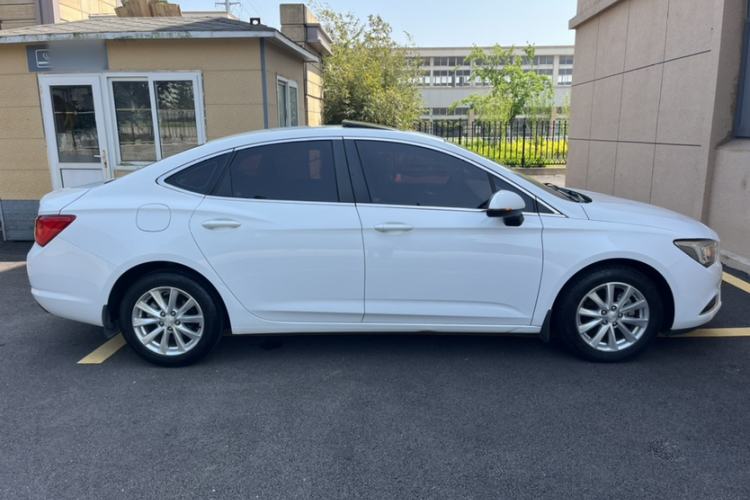 Used Buick Verano 2017 Sedan 20T Dual-Clutch Leading Model Exterior 8