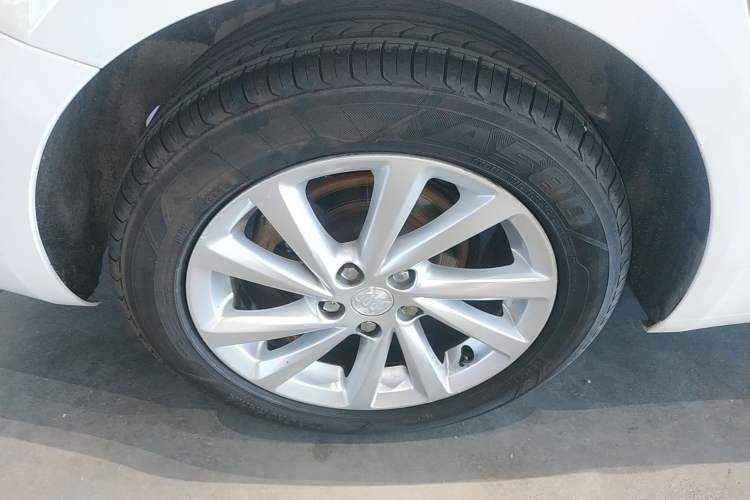 Used Buick Verano 2017 Sedan 15S Automatic Entry Model Exterior 8