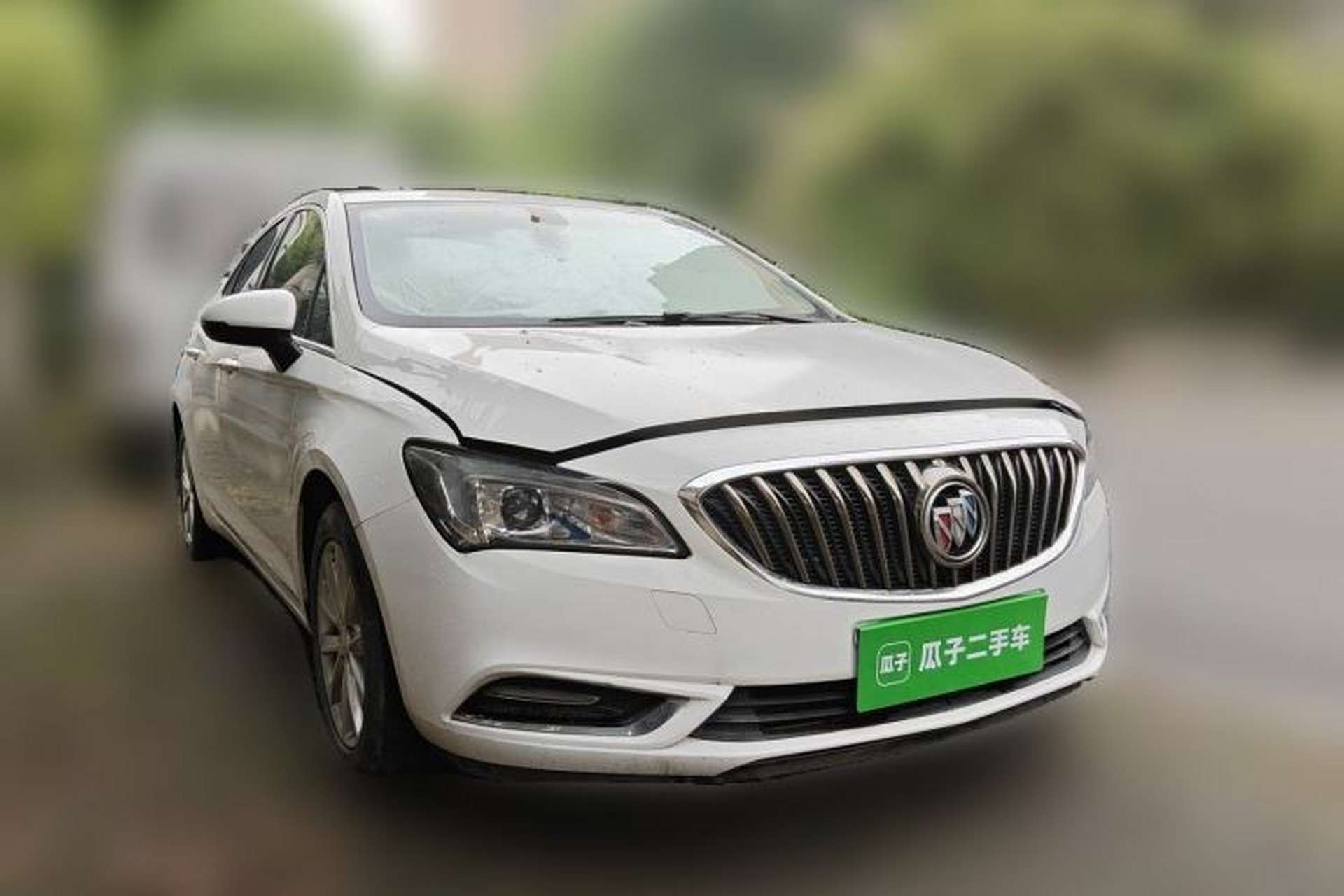 Used Buick Verano 2017 Sedan 20T Dual-Clutch Elite Model Front Right 45 Deg