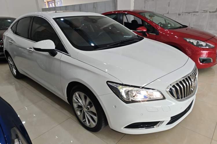 Used Buick Verano 2017 Sedan 20T Dual-Clutch Flagship Model Front Right 45 Deg