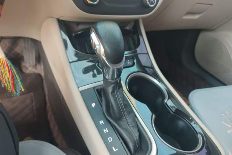 Used Buick Verano 2017 Sedan 15S Automatic Leading Model Gear Lever