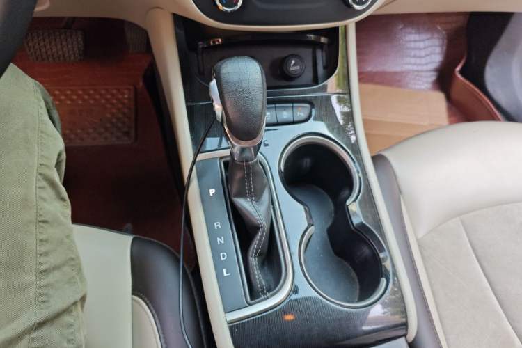 Used Buick Verano 2017 Sedan 15S Automatic Leading Model Gear Lever