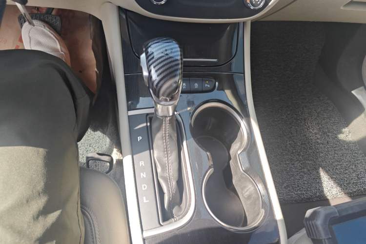 Used Buick Verano 2017 Sedan 15S Automatic Entry Model Gear Lever