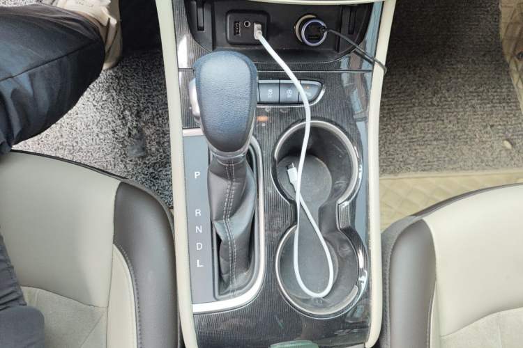 Used Buick Verano 2017 Sedan 15S Automatic Leading Model Gear Lever