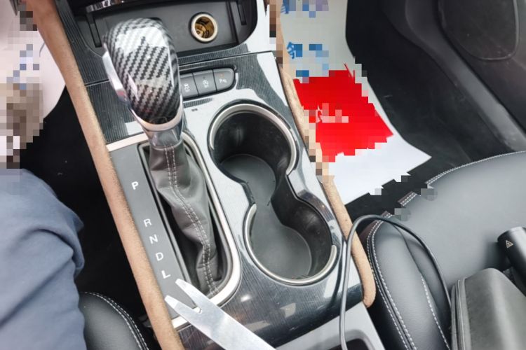 Used Buick Verano 2017 Sedan 20T Dual-Clutch Elite Model Gear Lever