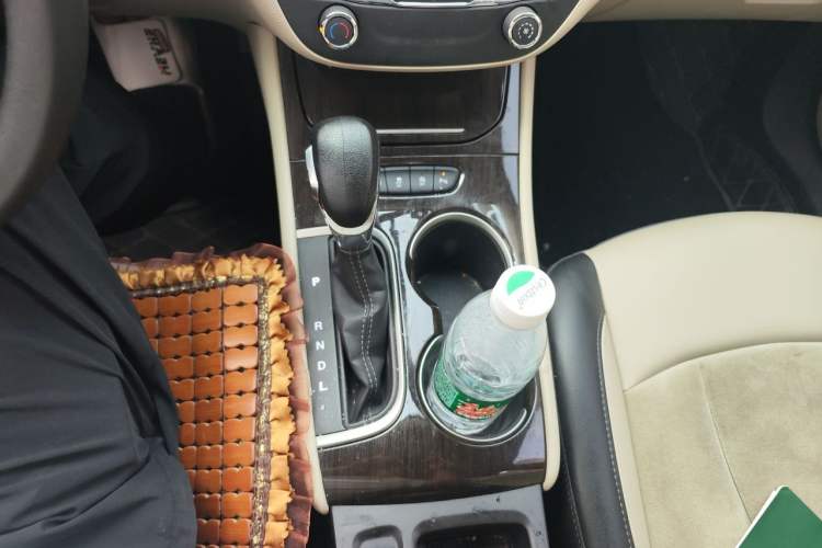 Used Buick Verano 2017 Sedan 15S Automatic Leading Model Gear Lever