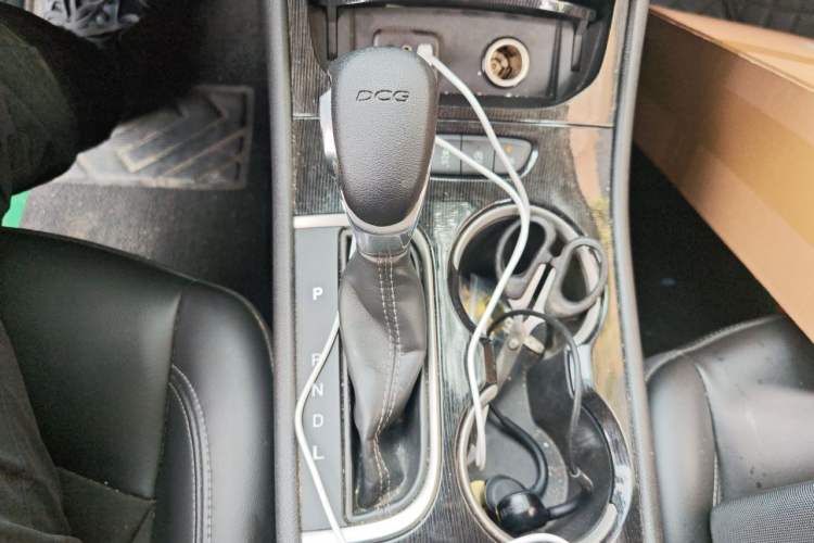 Used Buick Verano 2017 Sedan 20T Dual-Clutch Elite Model Gear Lever