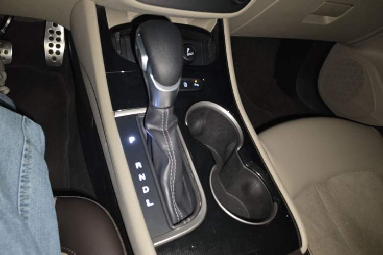 Used Buick Verano 2017 Sedan 15S Automatic Leading Model Gear Lever