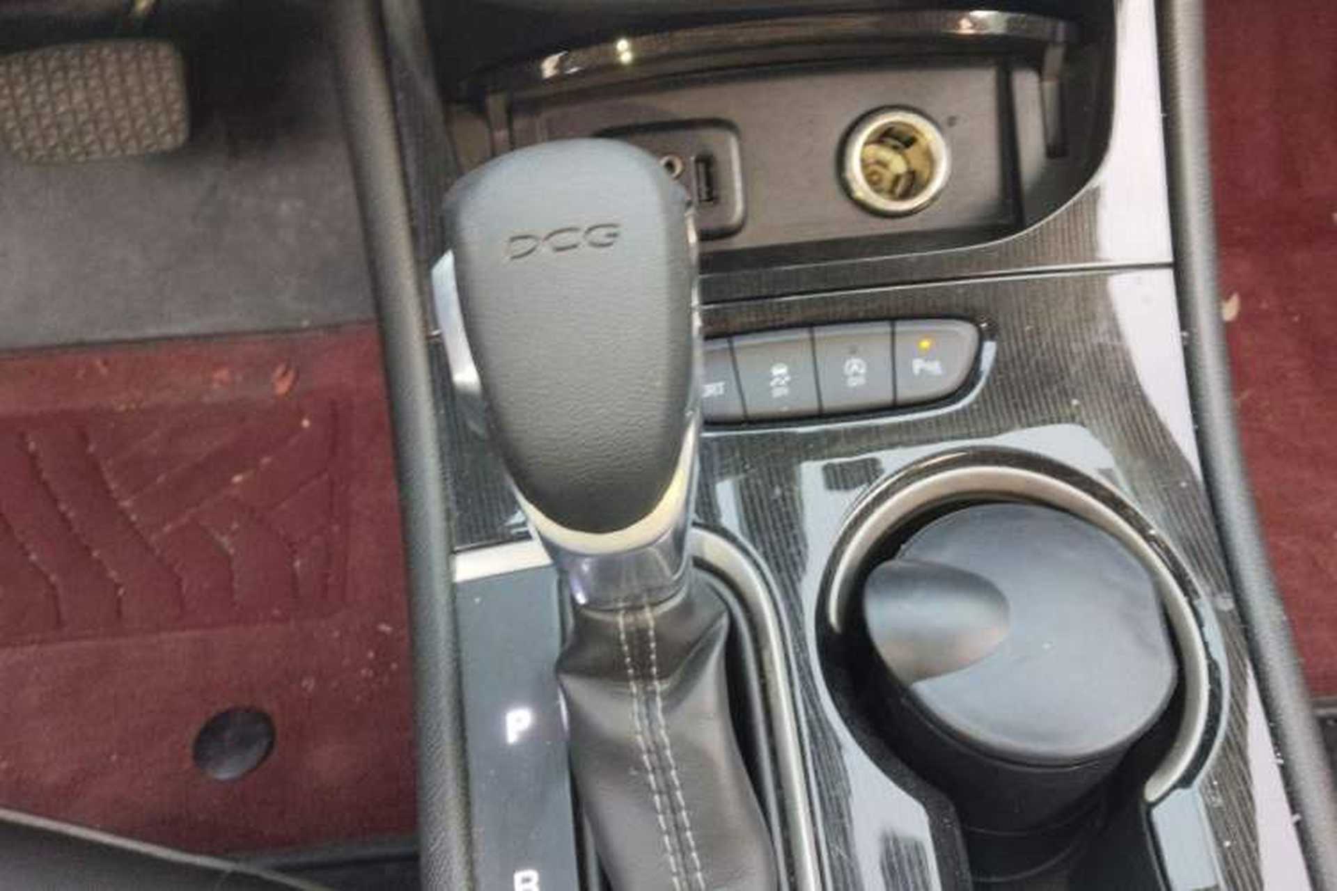 Used Buick Verano 2017 Sedan 20T Dual-Clutch Elite Model Gear Lever