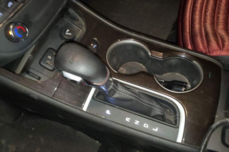 Used Buick Verano 2017 Sedan 20T Dual-Clutch Leading Model Gear Lever