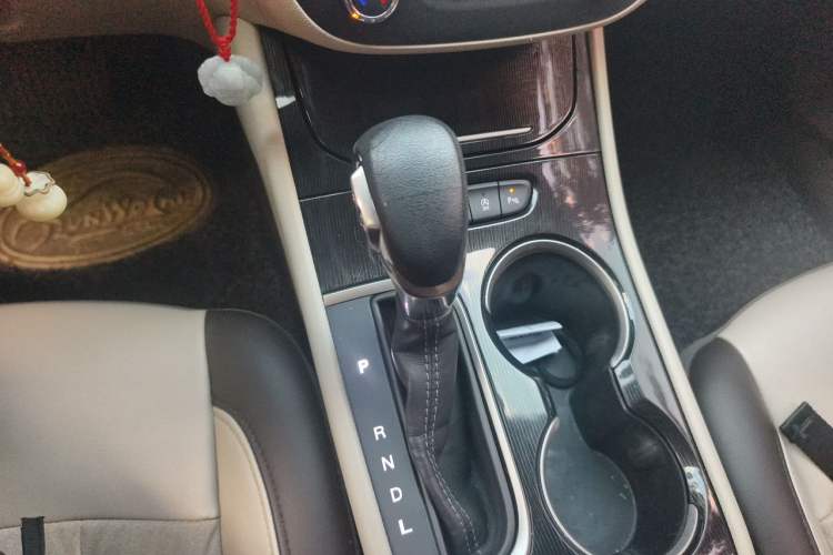 Used Buick Verano 2017 Sedan 15S Automatic Leading Model Gear Lever