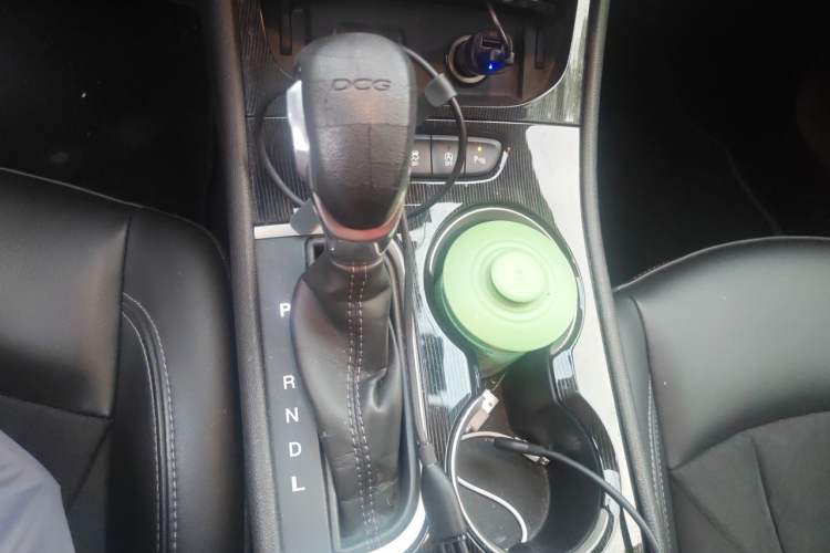 Used Buick Verano 2017 Sedan 20T Dual-Clutch Elite Model Gear Lever