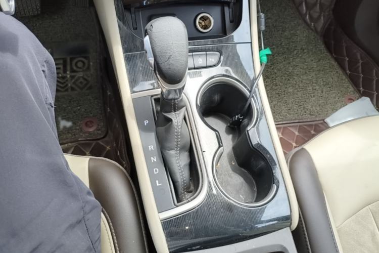 Used Buick Verano 2017 Sedan 15S Automatic Leading Model Gear Lever